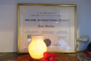 1986年シデスコ認定インターナショナルエステティシャン資格を取得